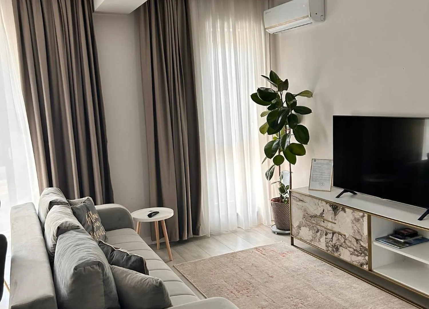 Elegance ile iletişim