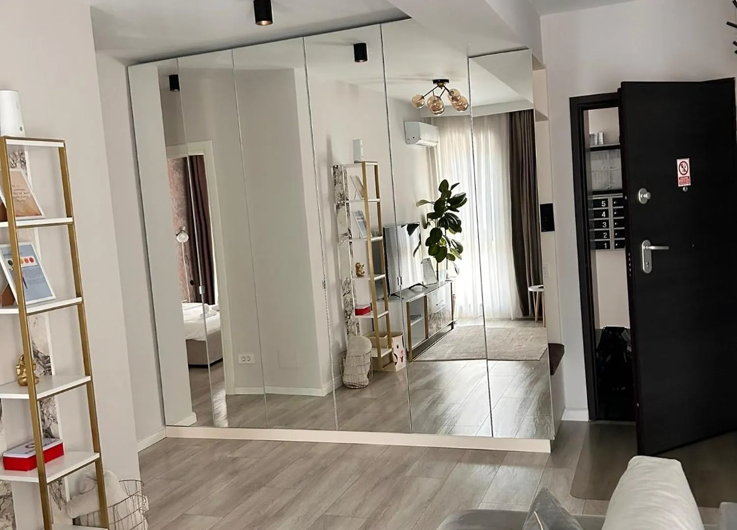 Elegance Daire Bükreş